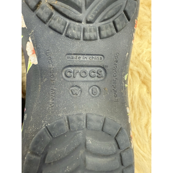 Crocs Botanical Floral Design Women’s Size 8 Navy Blue Comfy Shoes Slip On Flats - Picture 9 of 9